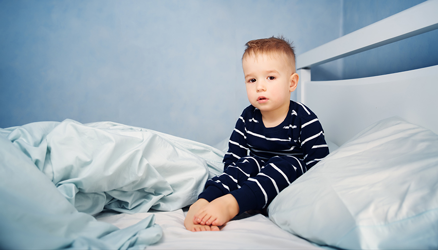 دلایل شب ادراری در کودکان و راه‌های درمان آن