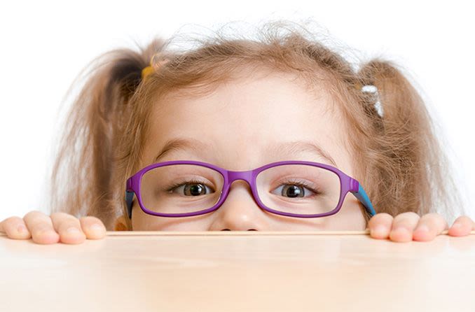 چگونه بینایی کودک خود را تقویت کنیم