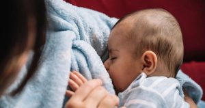 5 فایده تغذیه با شیر مادر