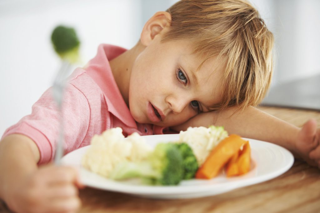 دلایل بد غذایی و کم خوردن کودک + 6 راه حل درمان