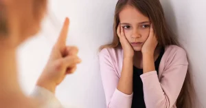 بدترین پیامدهای بد دهنی والدین بر کودکان