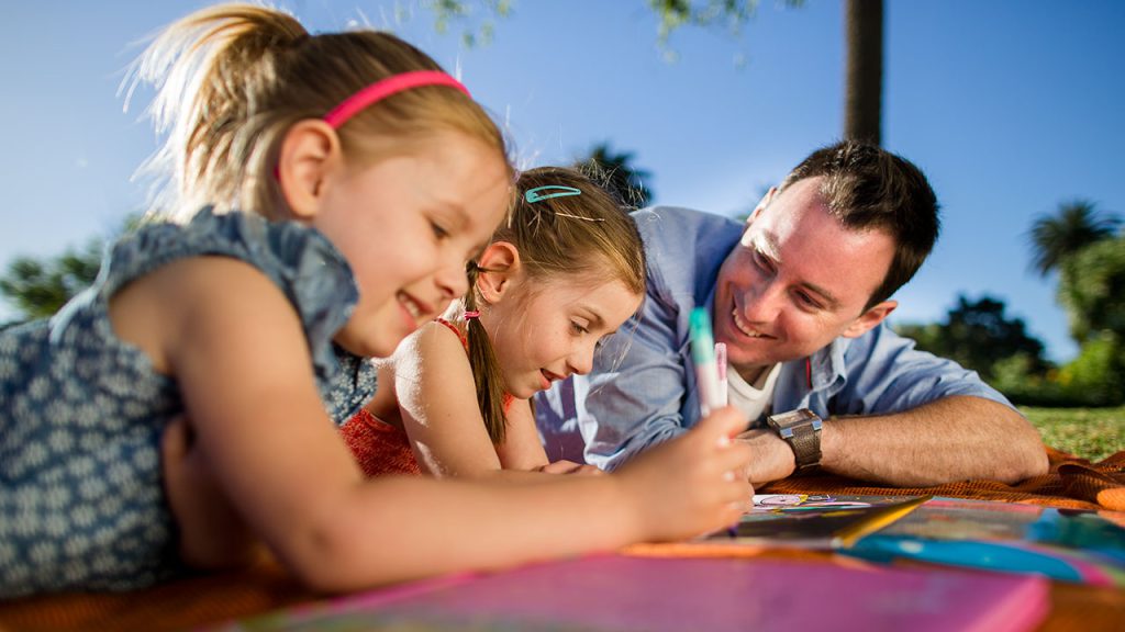 اگر میخواهید با کودک خود رابطه صمیمی داشته باشید، بخوانید!