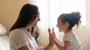 بهترین روش‌های تشویق و تحسین کردن کودکان +4 روش موثر