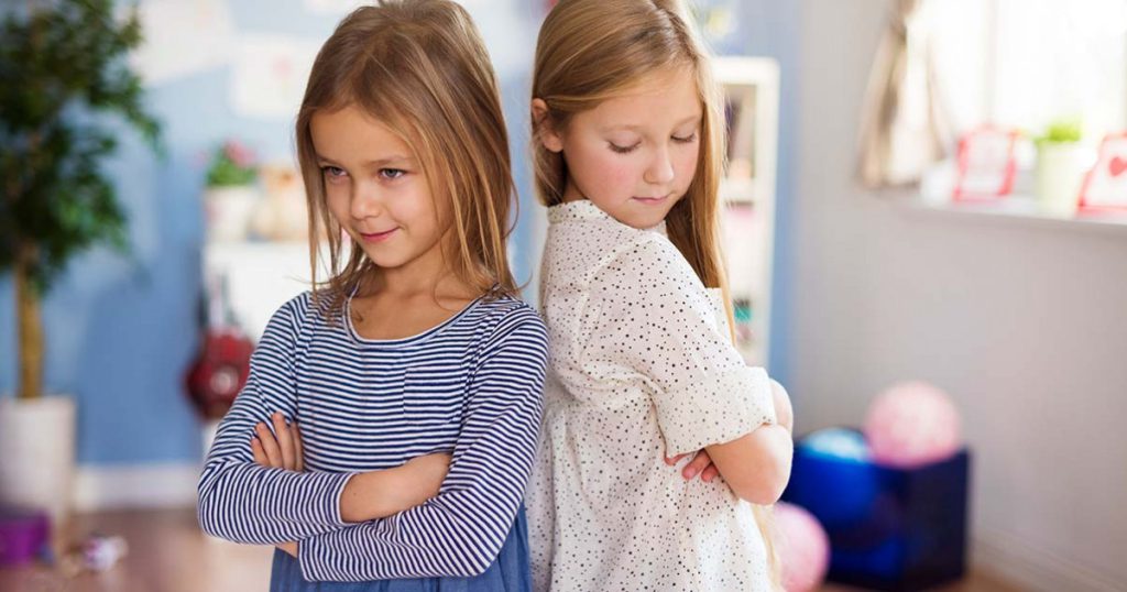 8 تاثیر منفی مقایسه کردن کودکان با یکدیگر 