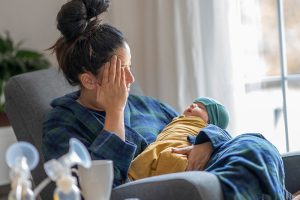 راهکارهای کمک به بهبود افسردگی مادر پس از زایمان