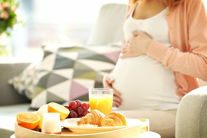 تغذیه در دوران بارداری-بامبینو