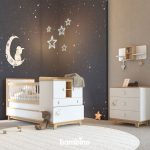 اتا خواب کودک و سیسمونی شامل تخت خواب و دراور و آویز دیواری